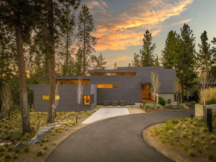 Property Photo: 61865 Hosmer Lake Drive OR 97702