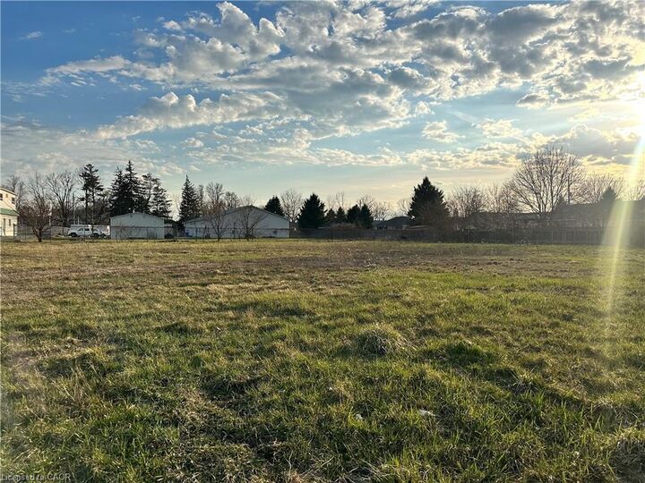 Property Photo:  205 Cross Street E  ON N1A 0B4 