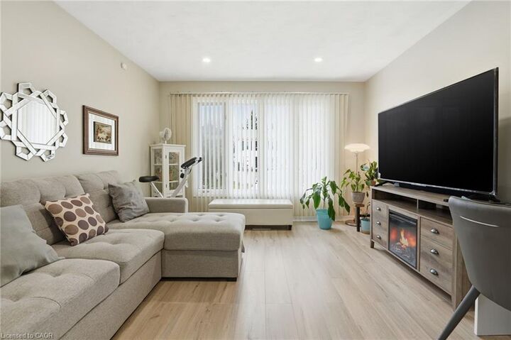 Property Photo:  19B Dundas Street W  ON N3L 1E9 