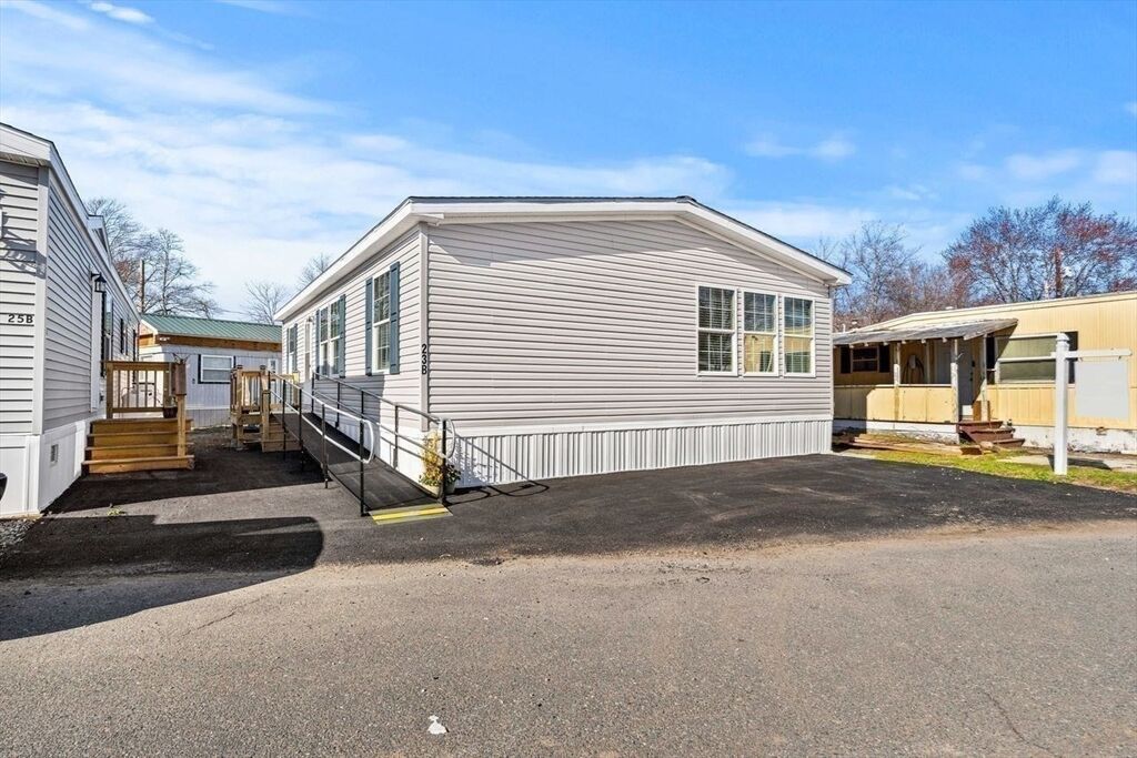 Property Photo:  200 North St 23-B  MA 01923 
