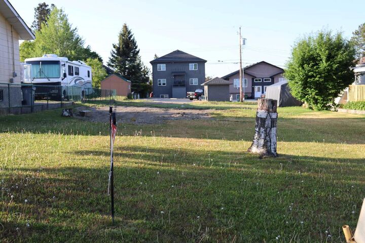 Property Photo: 5115 8 Avenue AB T7E 1K6
