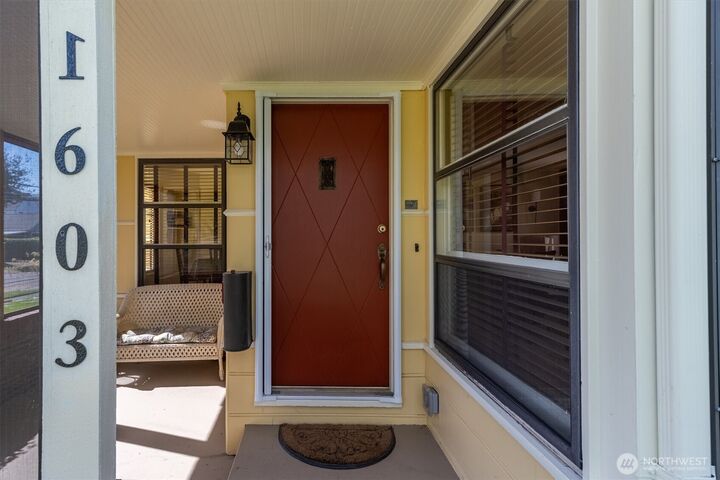 Property Photo:  1603  23rd Avenue  WA 98632 