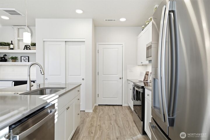 Property Photo:  1106  Ava Street  WA 99362 