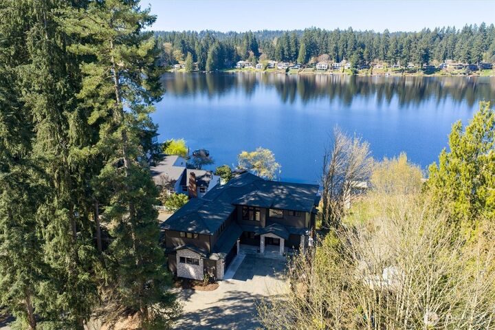 Property Photo:  17333  191st Avenue NE  WA 98072 