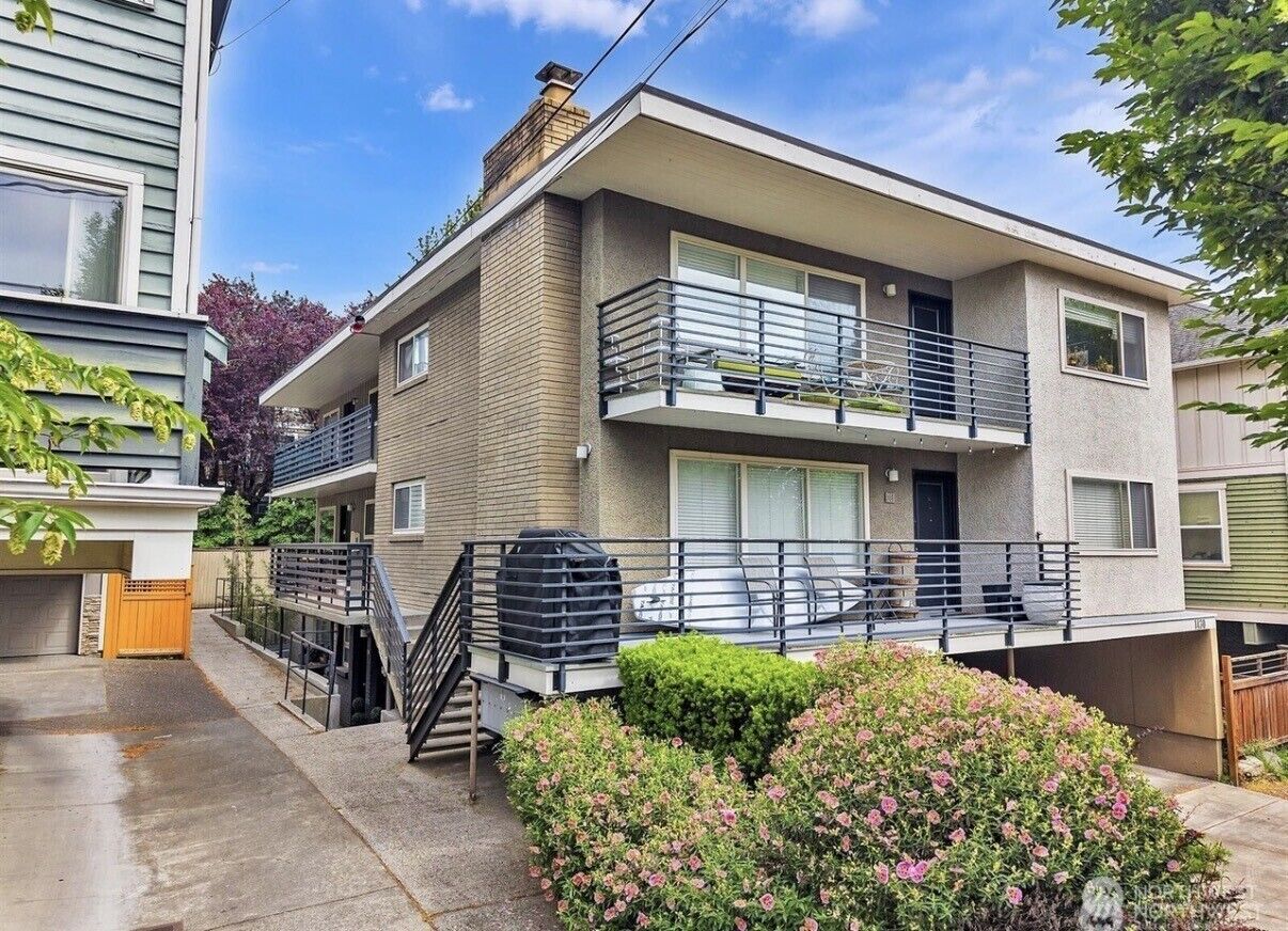 Property Photo:  1430 NW 59th Street 202  WA 98107 