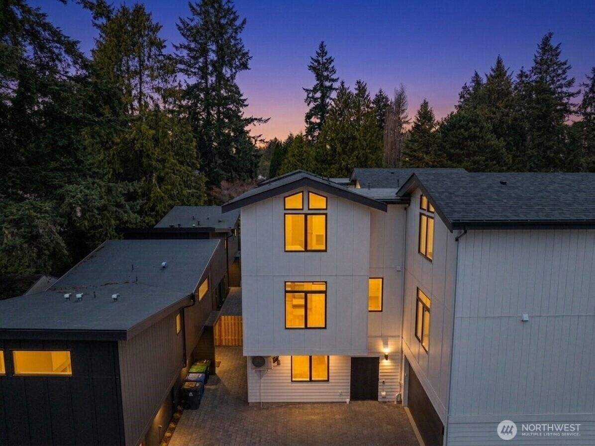 Property Photo: 14033 Densmore Avenue N WA 98133