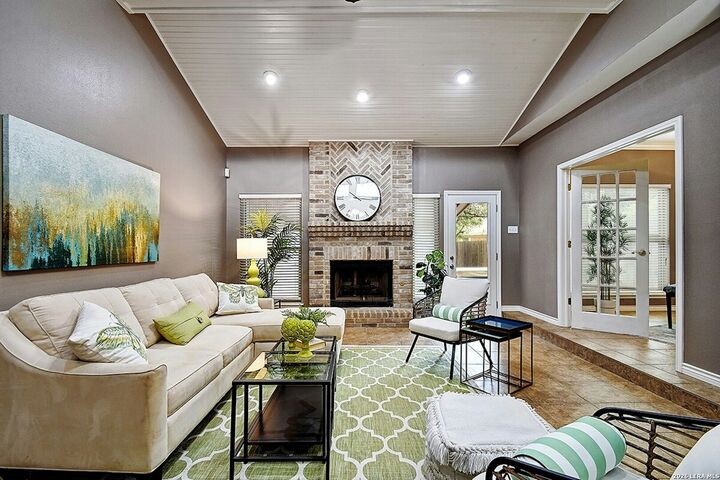 Property Photo: 1647 Vista Del Monte TX 78216