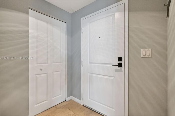 Property Photo:  7910 Harbor Island Dr 406  FL 33141 