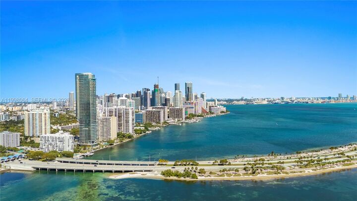 Property Photo:  175 SE 25 Rd 2003  FL 33129 