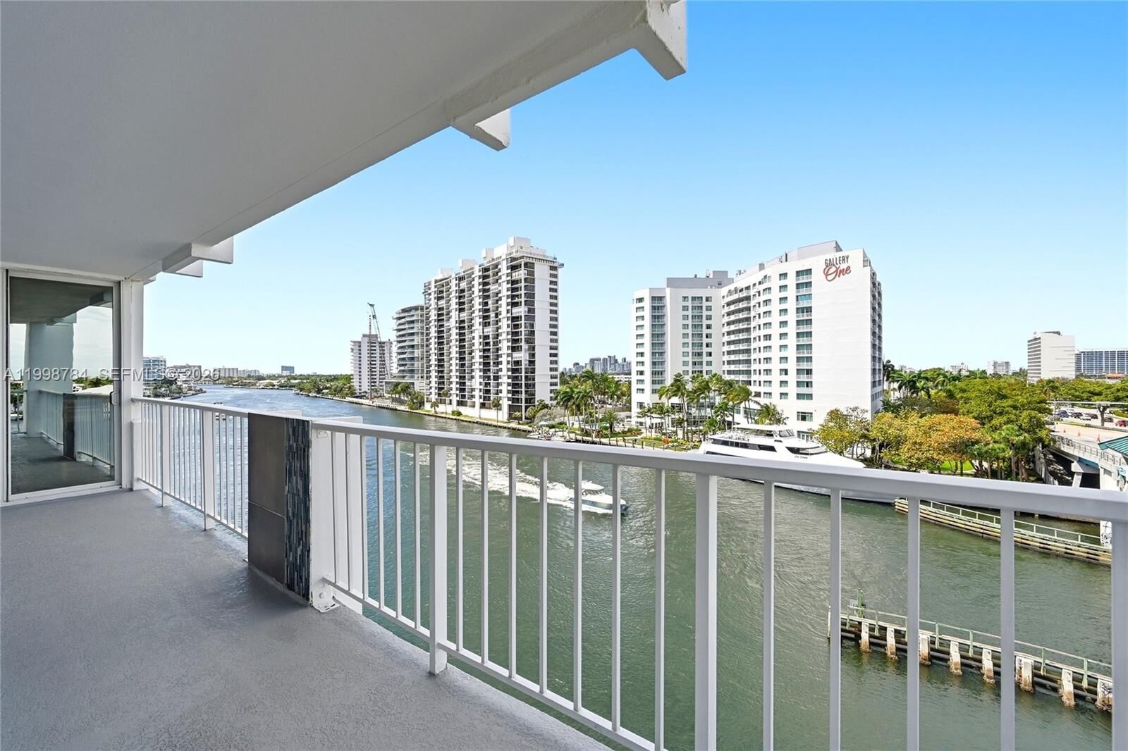 Property Photo: 2800 E Sunrise Blvd 7F FL 33304