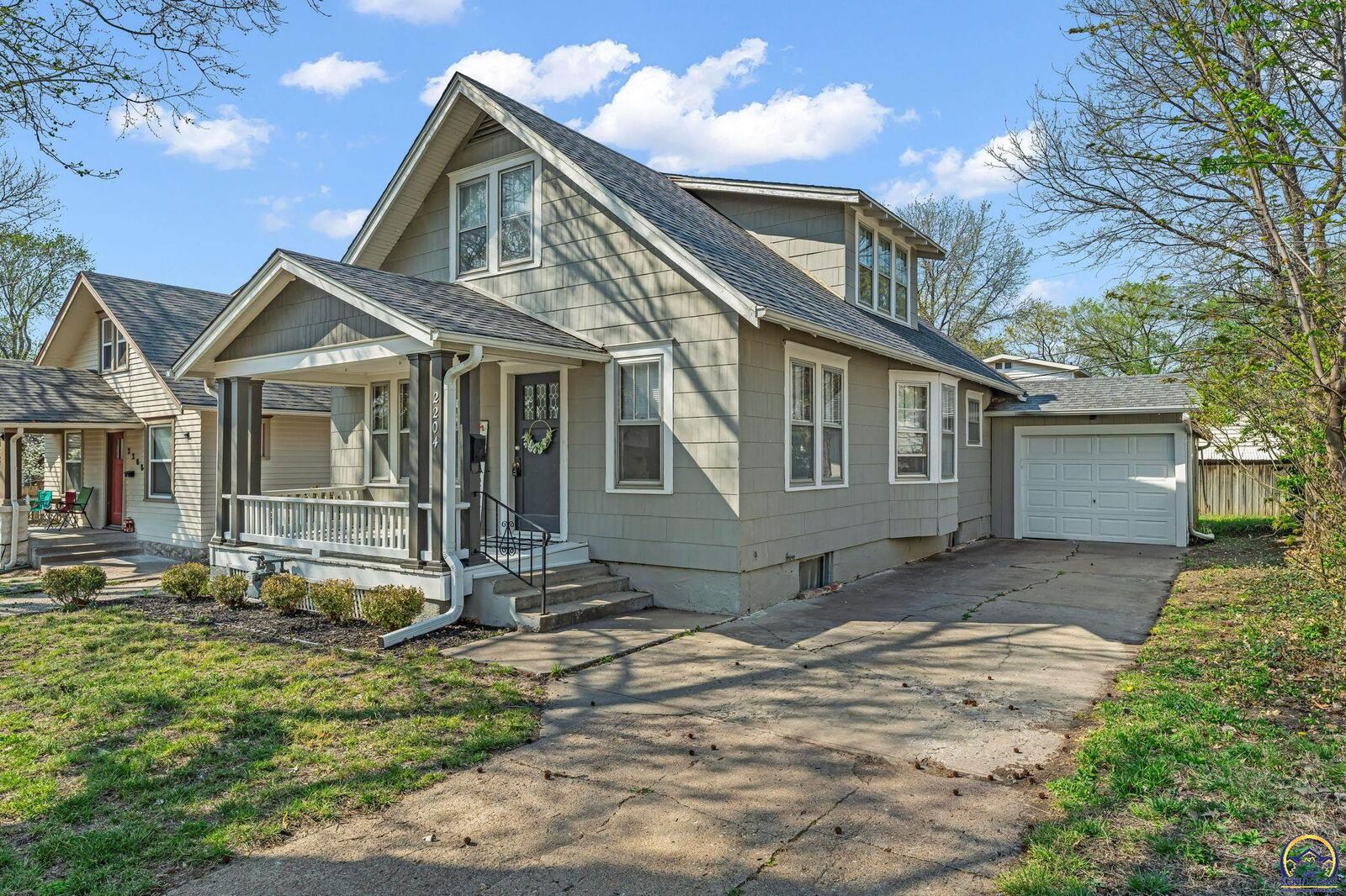 Property Photo:  2204 SW Kenilworth Ct  KS 66606 
