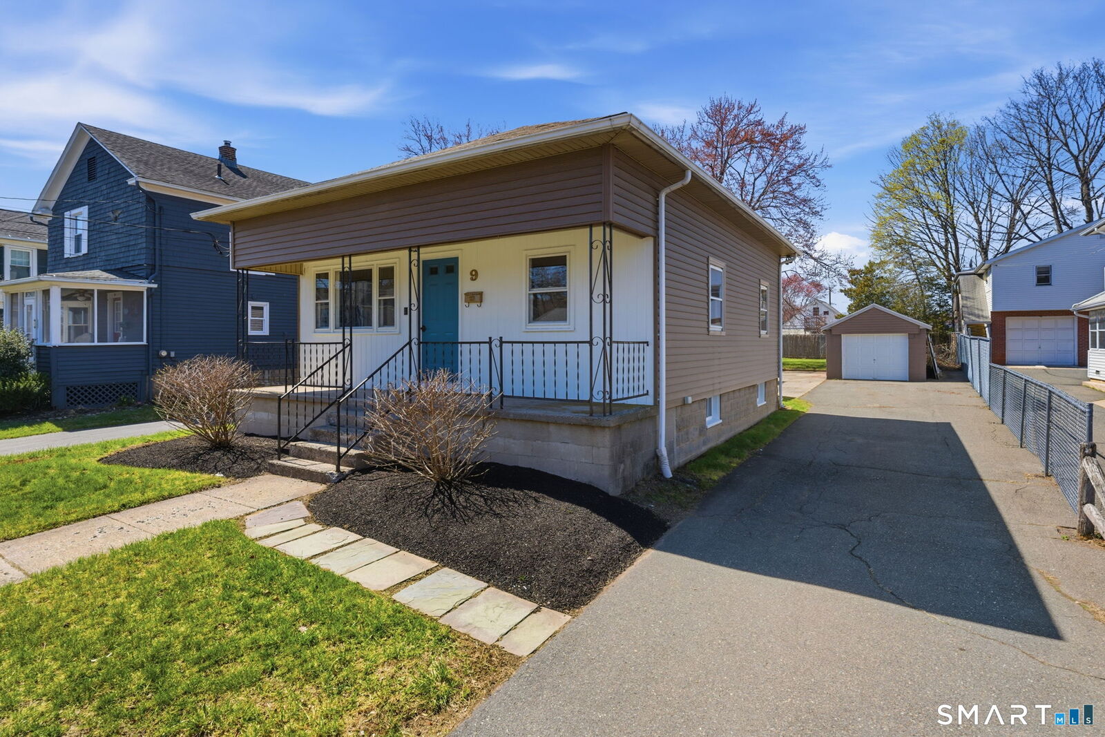 Property Photo:  9 Woodland Street  CT 06062 