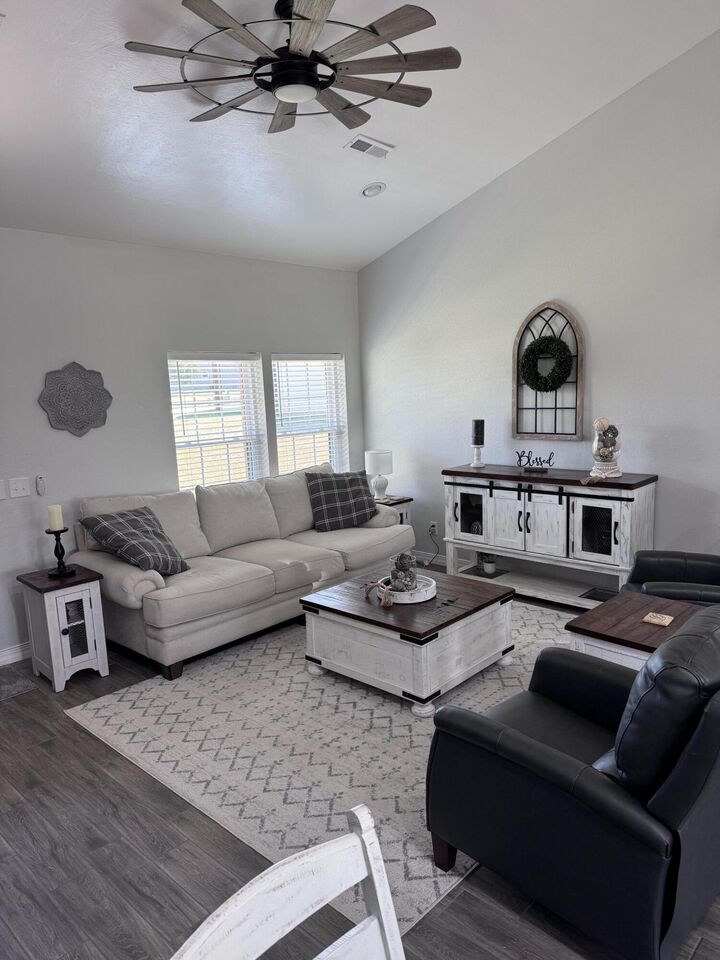 Property Photo:  803 Robin Road Road  MO 65711 