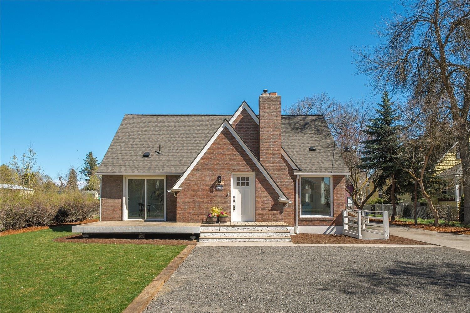 Property Photo:  2420 N Park Rd  WA 99212 