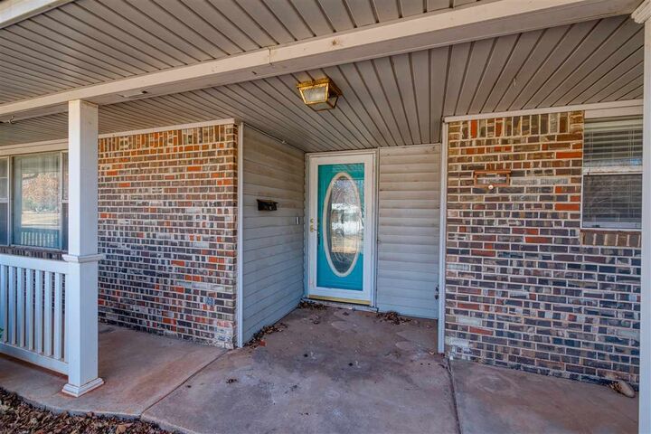 Property Photo:  906 N Randall Avenue  OK 73644 