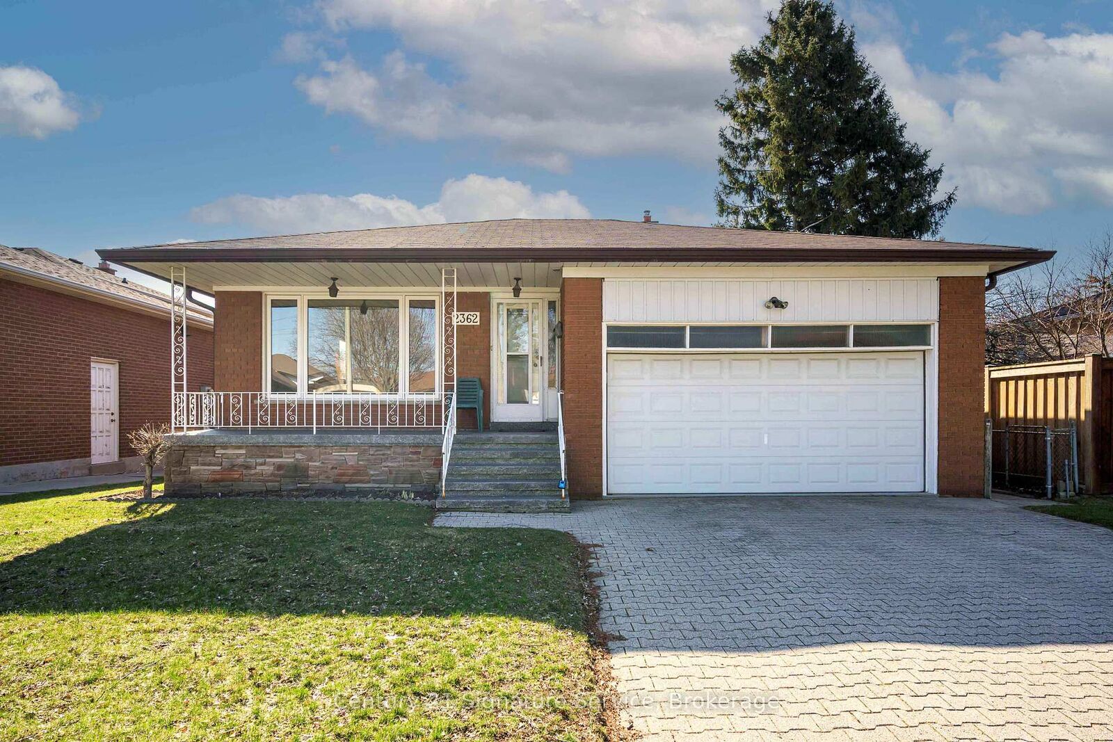 Property Photo:  2362 Denise Road  ON L4X 1J4 