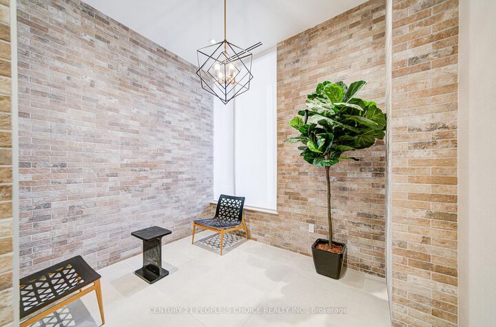 212 King William Street 703 — photo 1