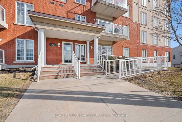 Property Photo: 2921 Laurier Street 407 ON K4K 1V2