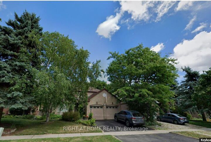 Property Photo: 160 Carrington Drive ON L4C 7Y8