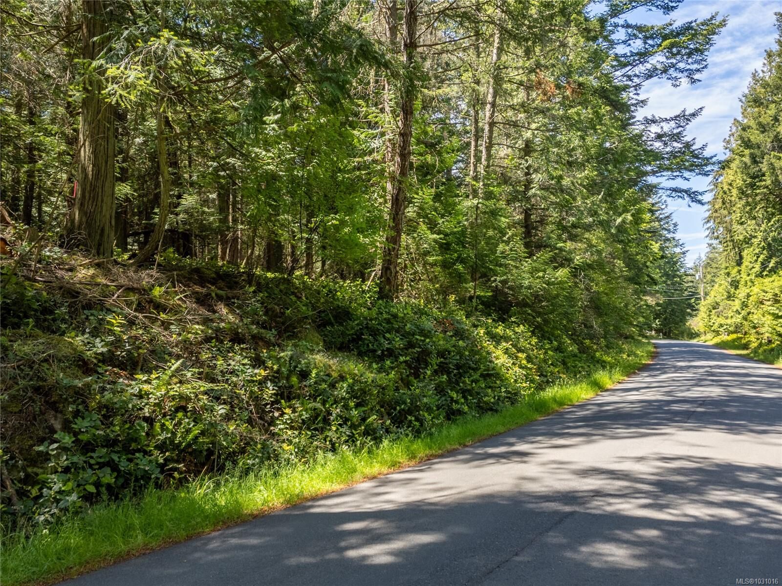 Property Photo: 638 Tumbo Channel Rd BC V0N 2Y0