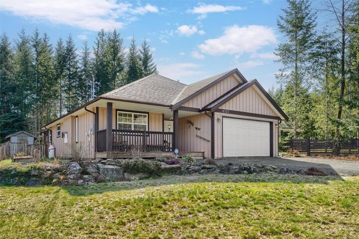Property Photo: 6727 Wall St BC V0R 1Y0