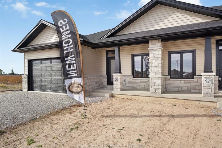 Property Photo: 200 Worthington Court ON N7L 0G7