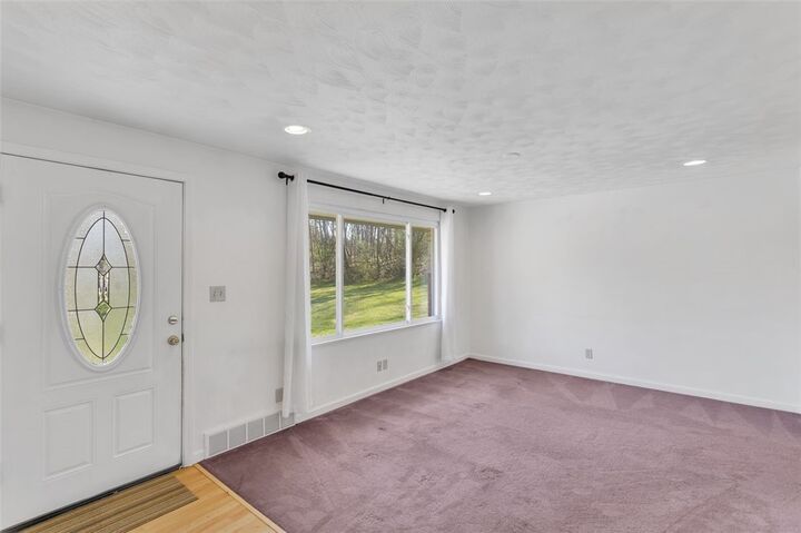 Property Photo: 3930 Evergreen Dr PA 15146