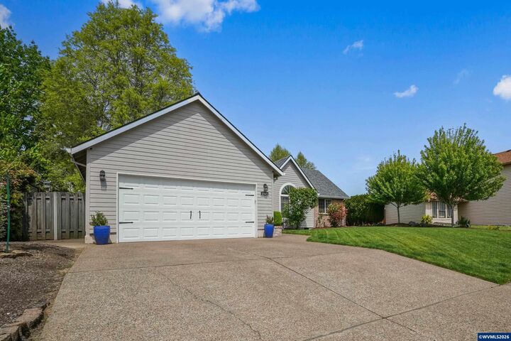 Property Photo:  1545 SW Hilary St  OR 97128 