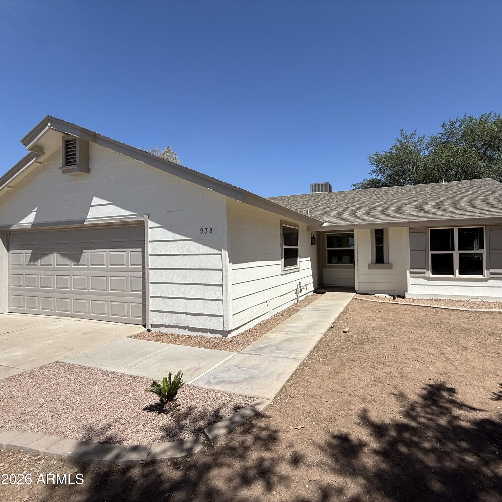 Property Photo:  938 N Evergreen Court  AZ 85233 