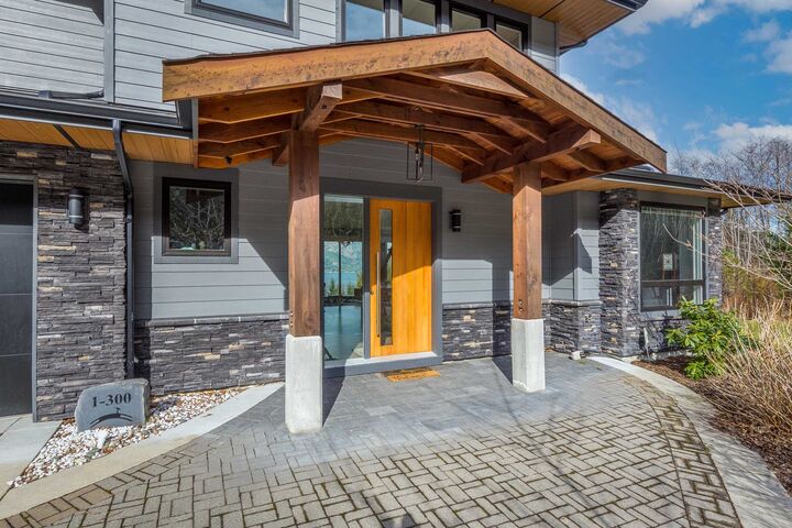 Property Photo: 300 Furry Creek Drive 1 BC V8B 1A3