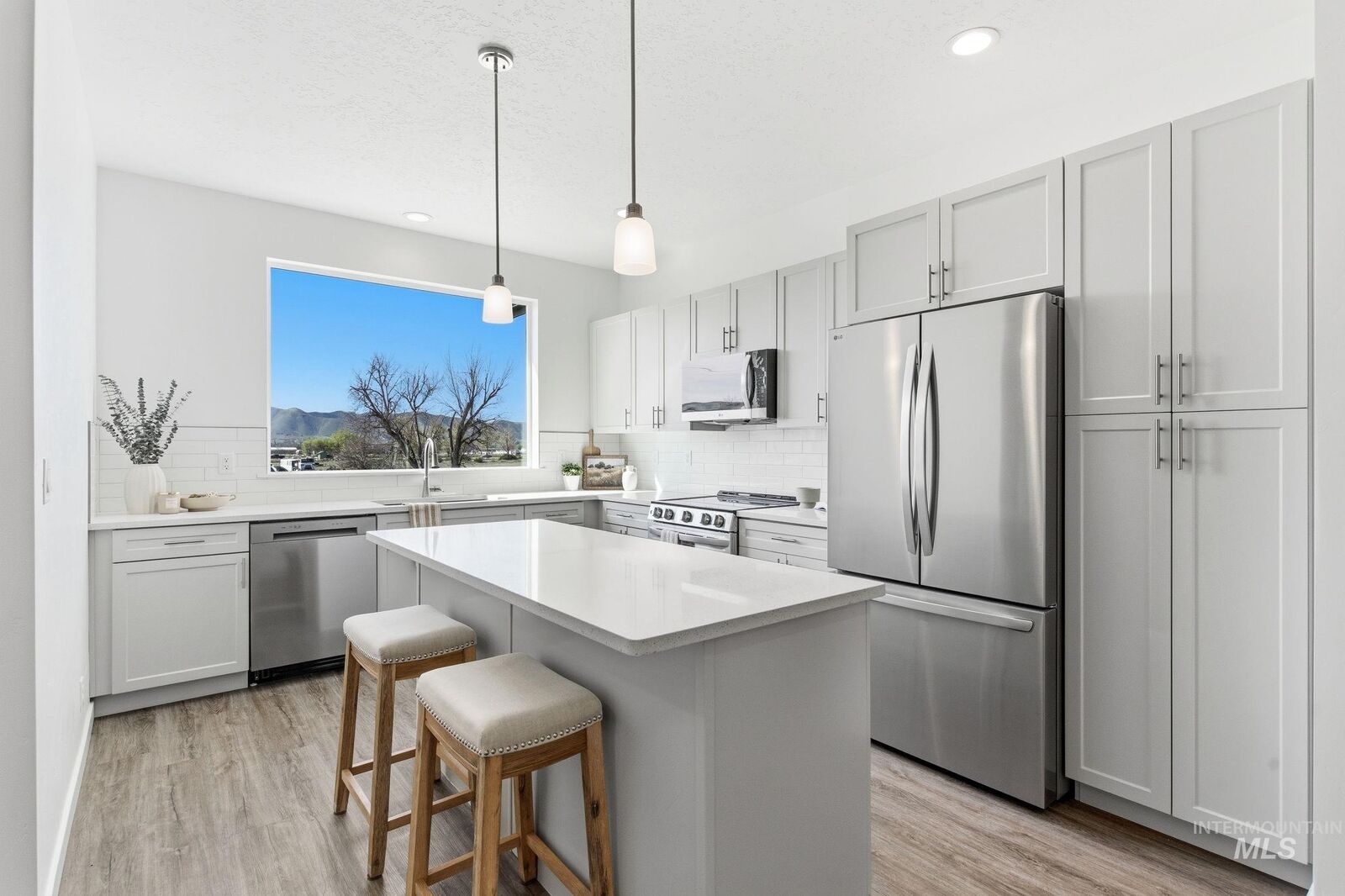 Property Photo: 520 Diamond Ln. ID 83617