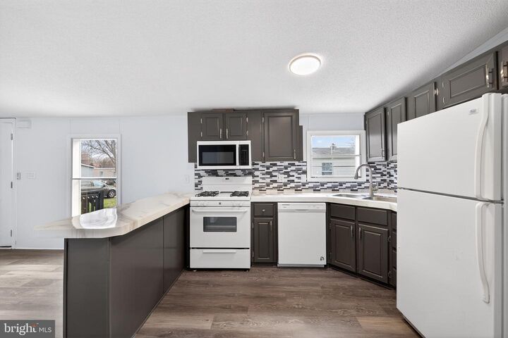 Property Photo:  126 Boxwood Road 126  DE 19709 