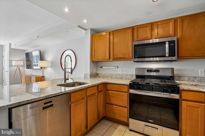 Property Photo:  350 G Street SW N511  DC 20024 