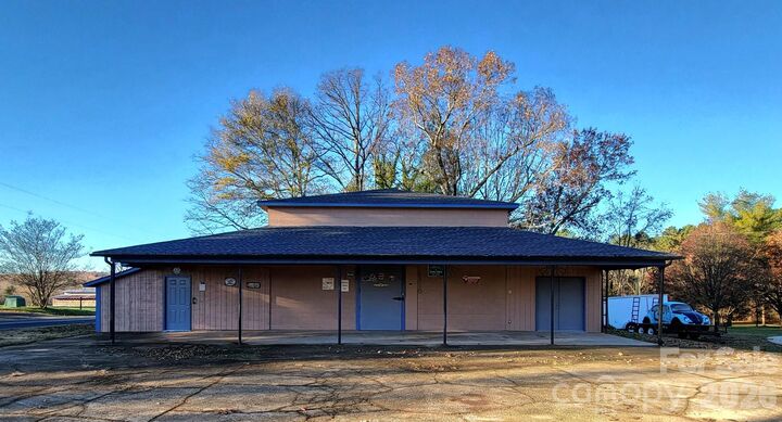 Property Photo:  2521 Cat Square Road  NC 28168 