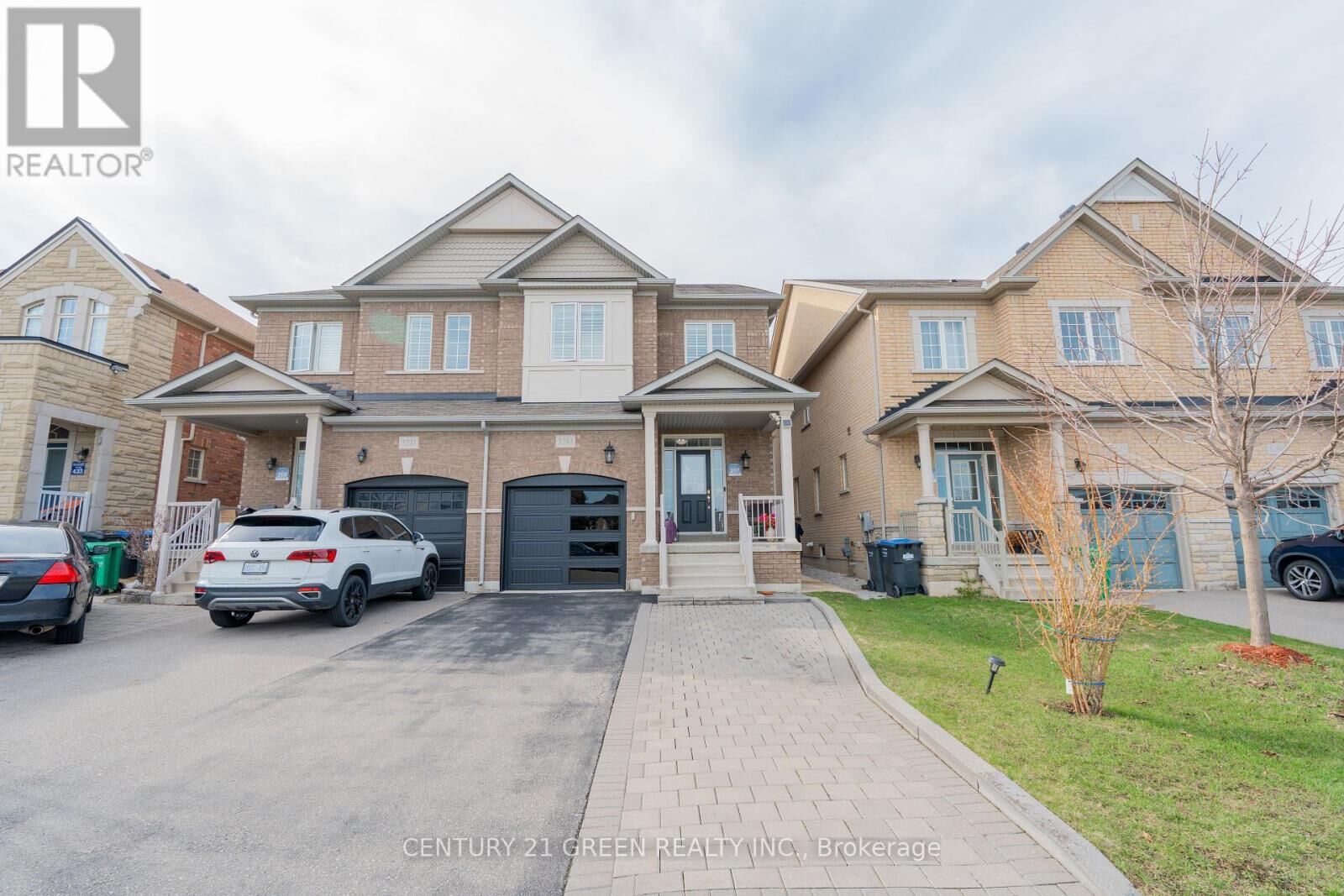 Property Photo:  3243 Stoney Crescent  ON L5M 0V4 