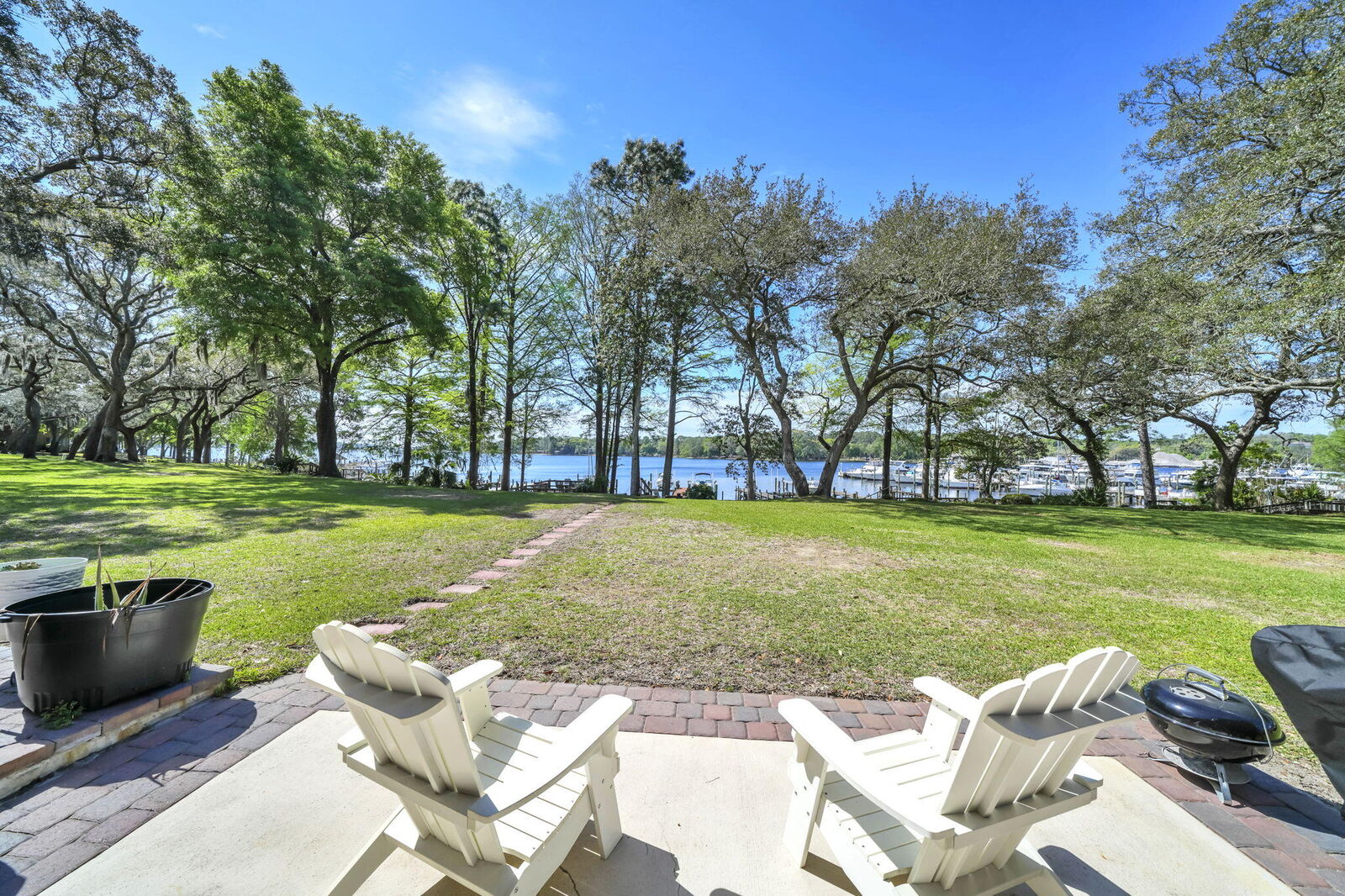 Property Photo: 200 Regatta Drive 200 FL 32578