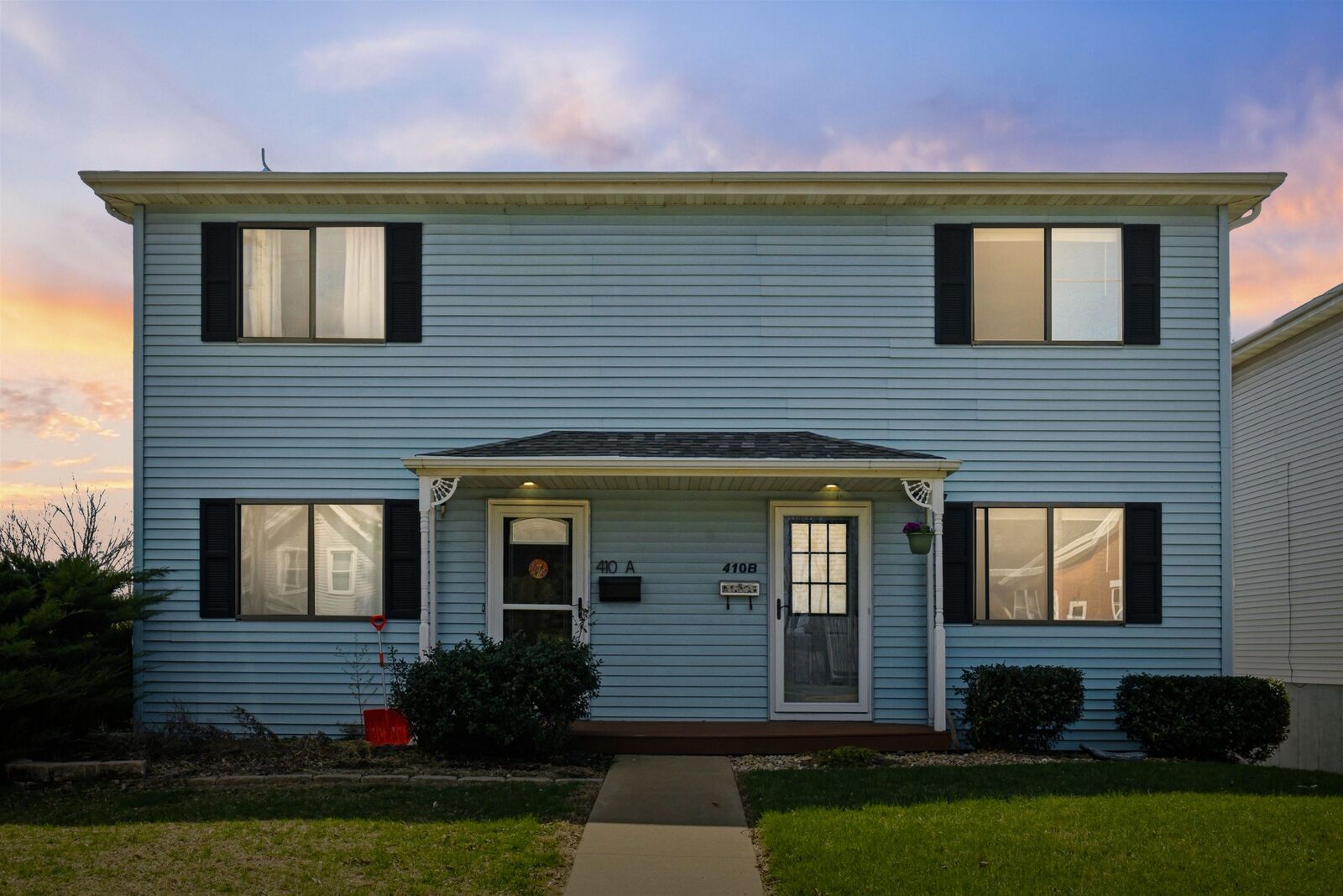 Property Photo: 410 Unit B Clarke Drive IA 52001