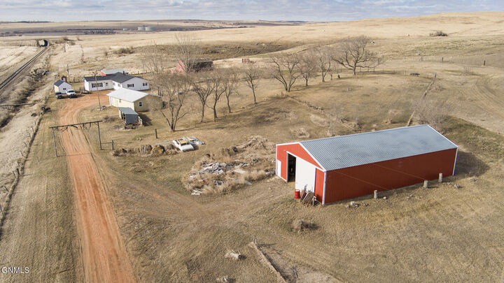 Property Photo: 811 County Road 17 ND 58523