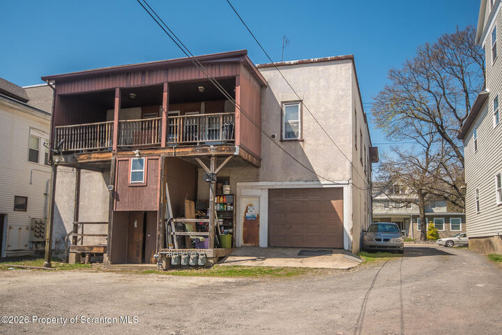 Property Photo:  1827 Main Street Second Floor  PA 18447 