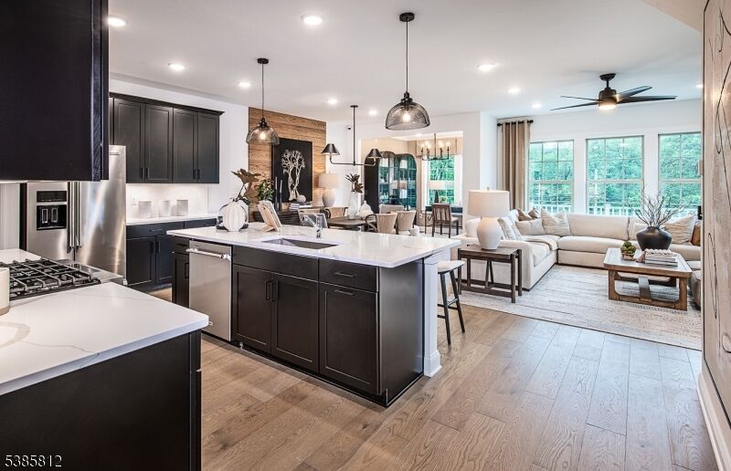 Property Photo:  7 Wadsworth Dr 6  NJ 07834 