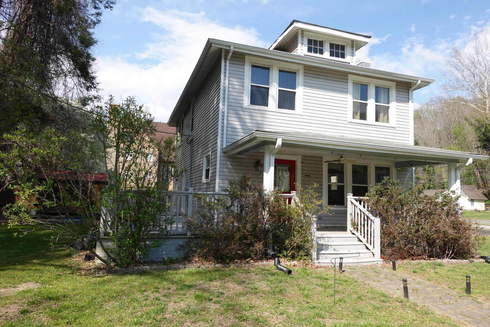 Property Photo:  20 Alderson Ave  WV 24910 