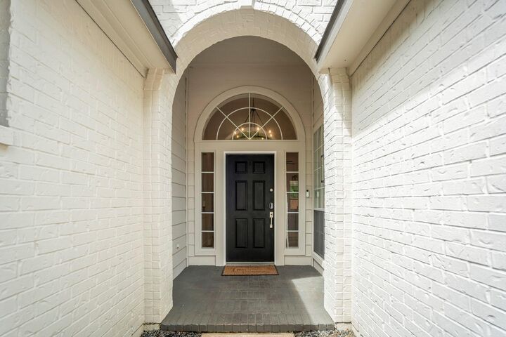 Property Photo:  146 S Holly Laurel Circle  TX 77382 