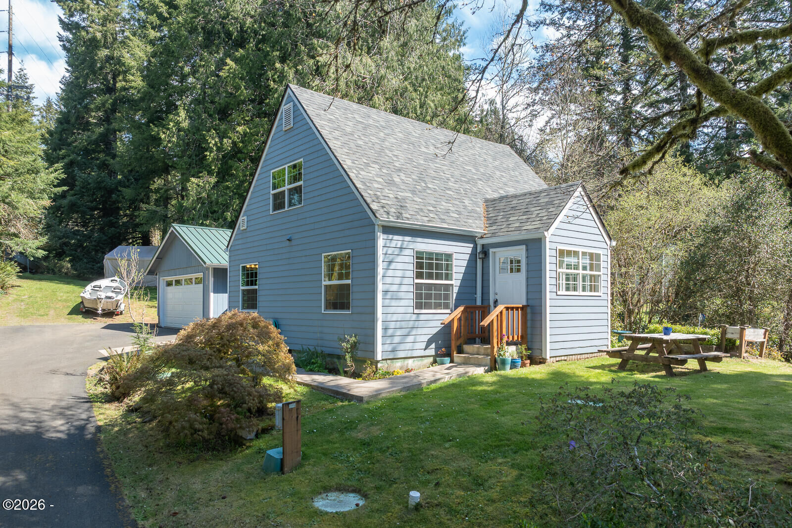 Property Photo:  3010 Mossy Lane  OR 97391 