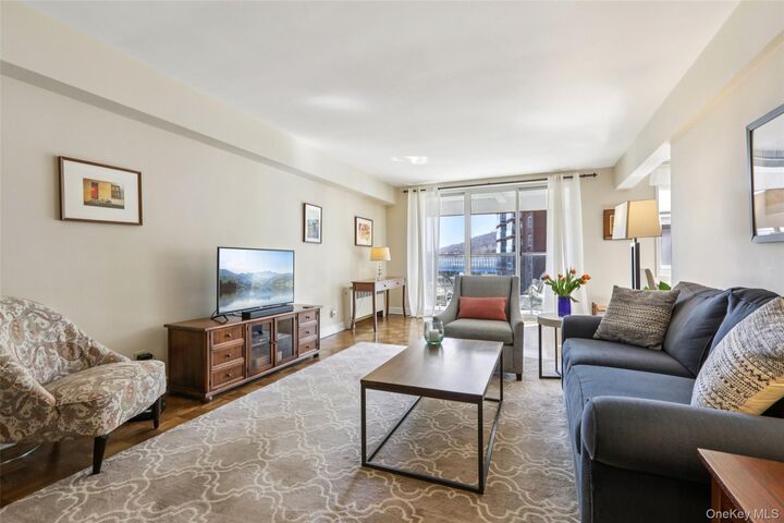 Property Photo:  2 Salisbury Point 1E  NY 10960 