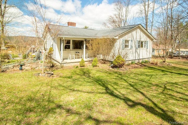 Property Photo:  4 Old Plank Road  NY 12428 