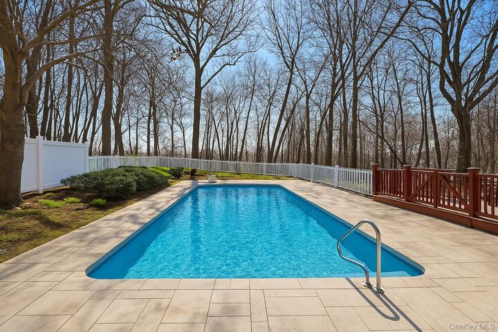 Property Photo:  320 Allview Avenue  NY 10509 