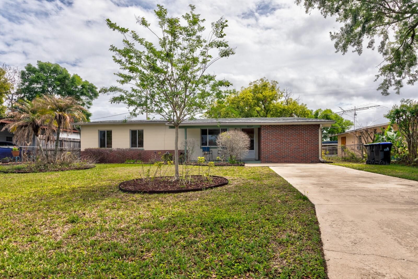 Property Photo:  6027 Wilbeth Avenue  FL 32809 