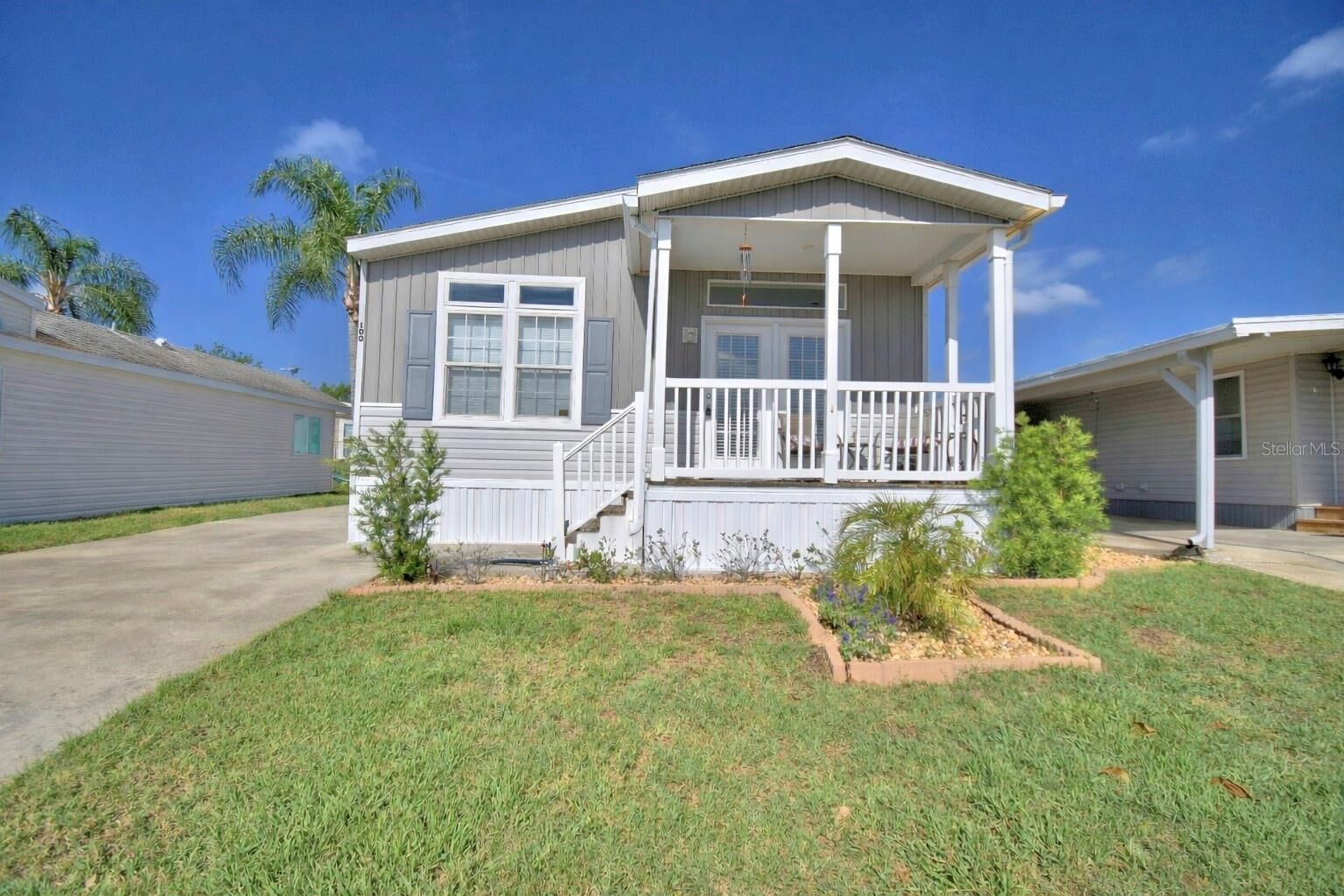 Property Photo: 4925 Cypress Gardens Road 100 FL 33884