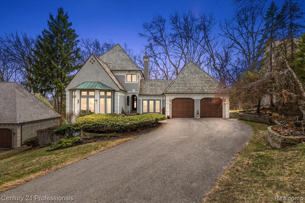 Property Photo:  5423 Bristol Parke Drive  MI 48348 4801 