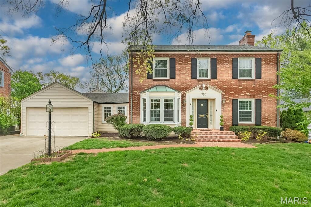 Property Photo:  710 Elmtree Lane  MO 63122 